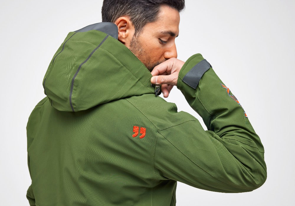 Detail of the Snowbird Jacket Hey Sport color Military Green made with ECONYL® regenerated nylon