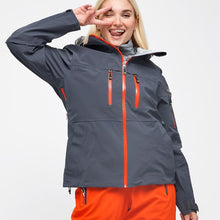 Load image into Gallery viewer, Woman wearing the Steamboat Shell Hey Sport color Grey made with ECONYL® regenerated nylon
